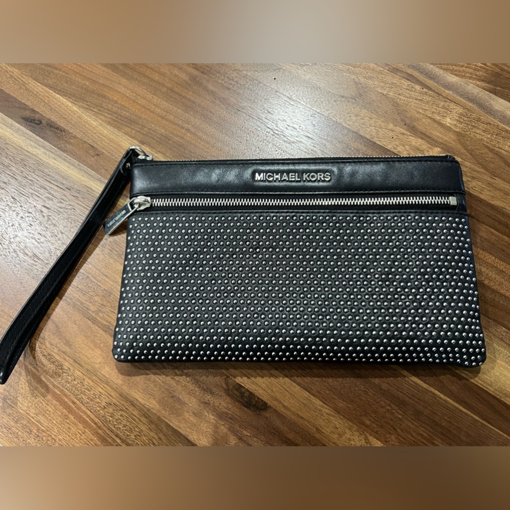 Michael Kors Wristlet Wallet
